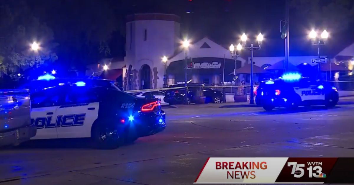 Gunmen open up fire at hookah lounge, killing 4, injuring 17