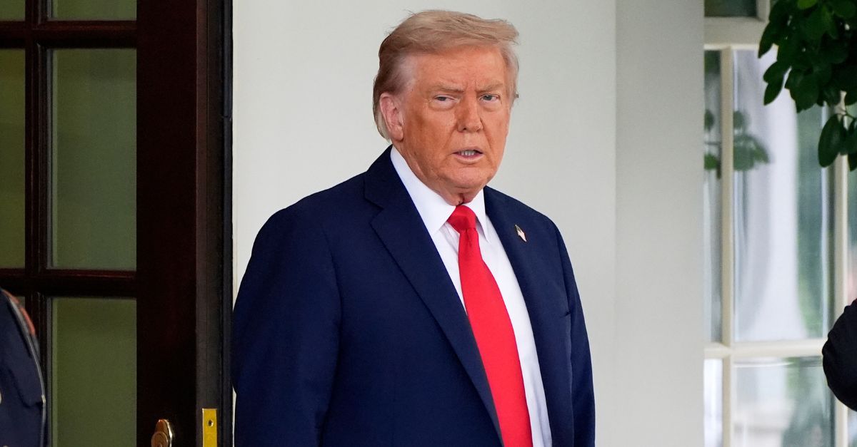 Veteran threatened to assassinate Trump and 'raise him from the dead' to do it again: Feds