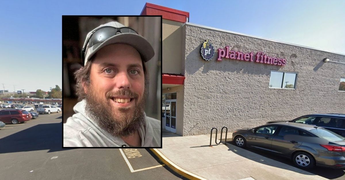 Man ambushed estranged wife's new lover outside Planet Fitness before driving away: Cops