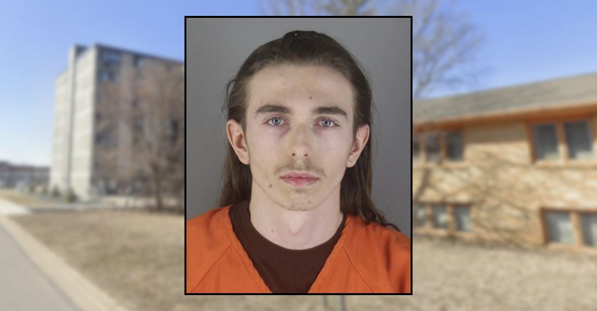 Man who shot girlfriend while making sure gun 'was unloaded' asked cops about beds: Police