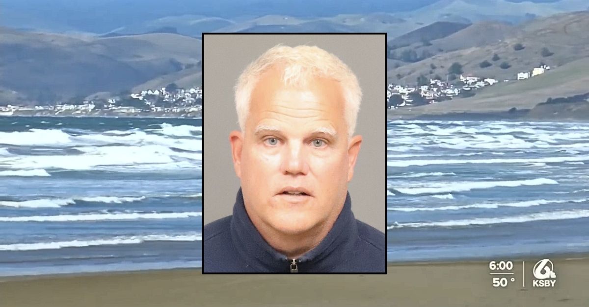 'You f—ing b—'!: Paddleboarder holds female surfer underwater during ocean attack, DA says