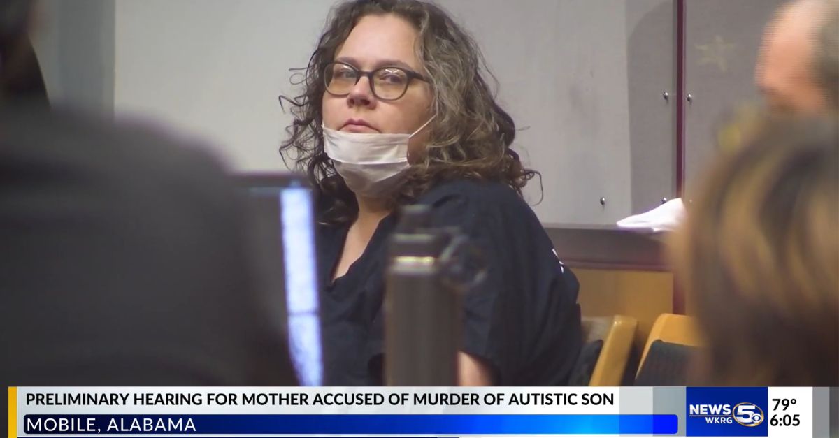 2 teens with autism were home alone when 14-year-old strangled himself with blanket he was wearing as a cape: DA