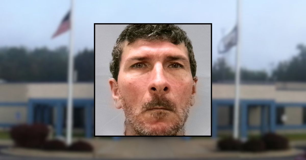 Woman forced to crawl through woods to escape after her boyfriend lost his headlamp: Cops