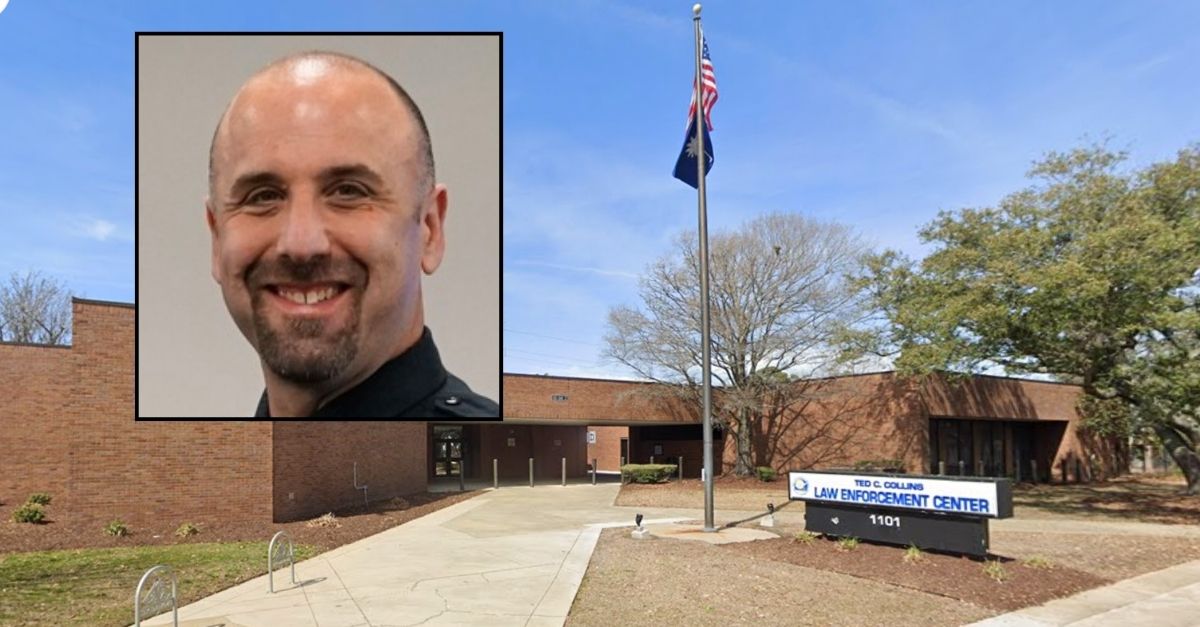 Detective pulls gun on patrol cop for 'warming up fish' in office microwave: Officials
