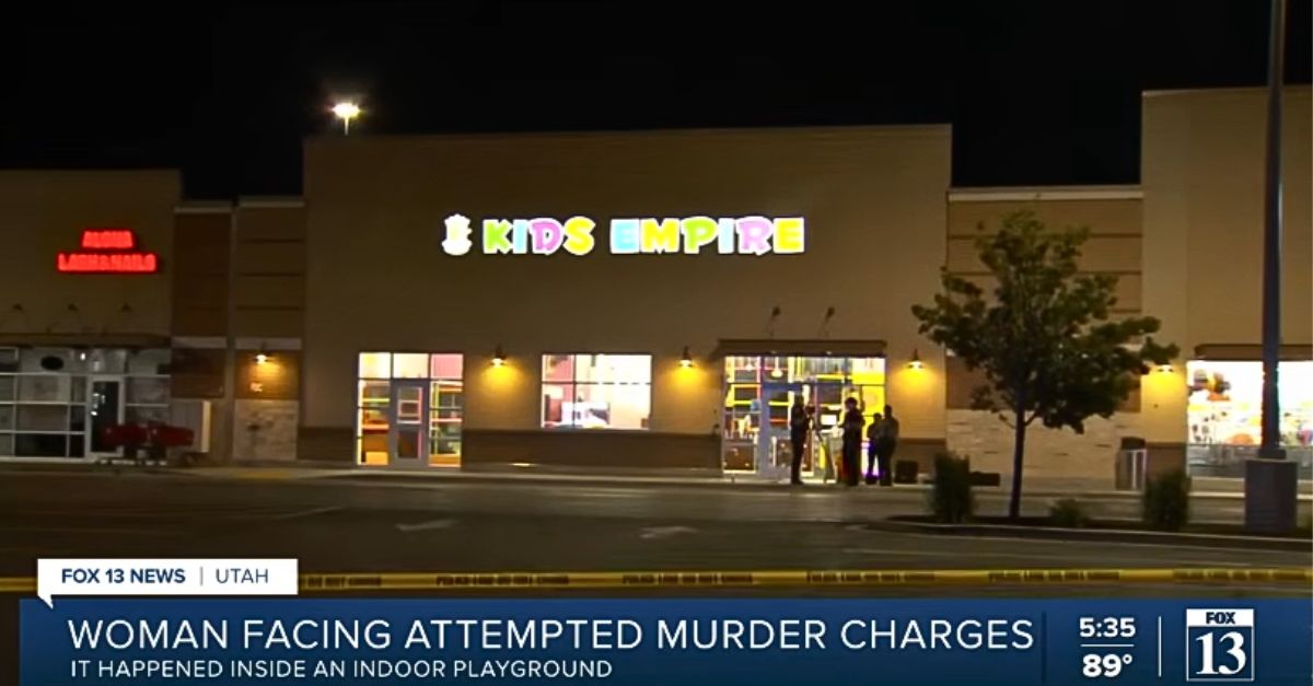 Mom says it's 'showtime' then shoots father of her kids amid custody dispute: Cops