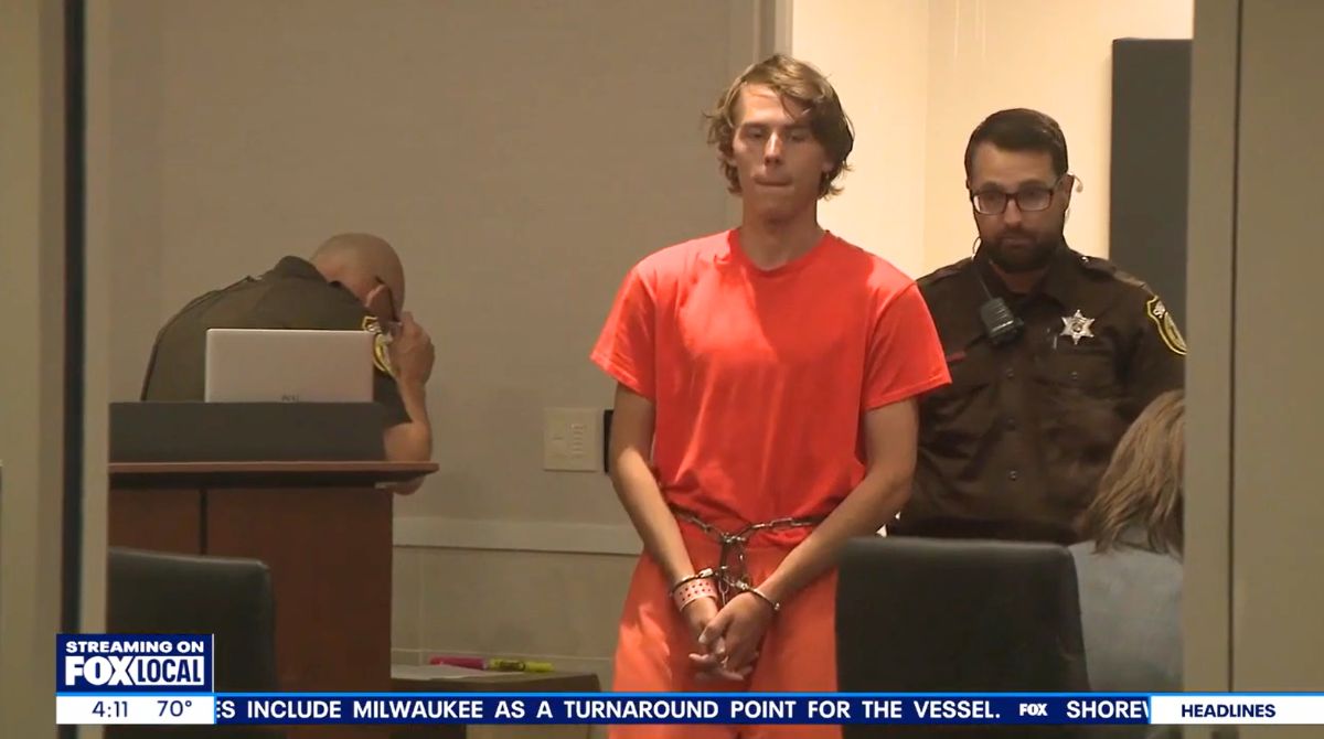 Son 'relaxing with his gun' on front porch shoots dad multiple times, tells officers he's 'homicidal, I guess': Police
