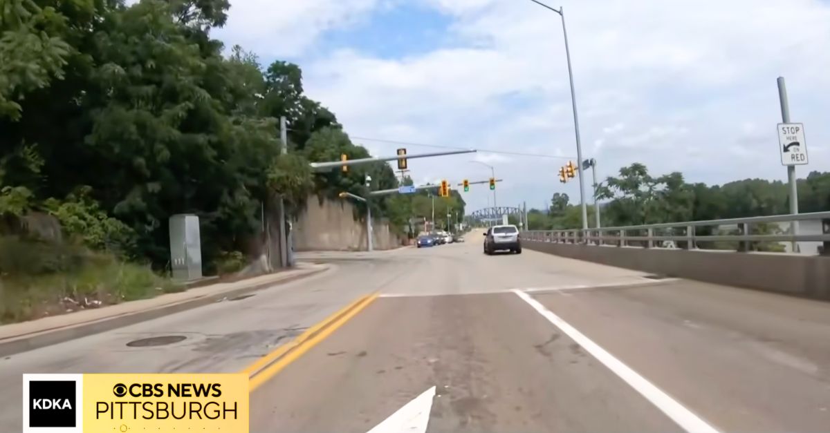 Man executes driver in front of him for not pulling up far enough at traffic light: Cops