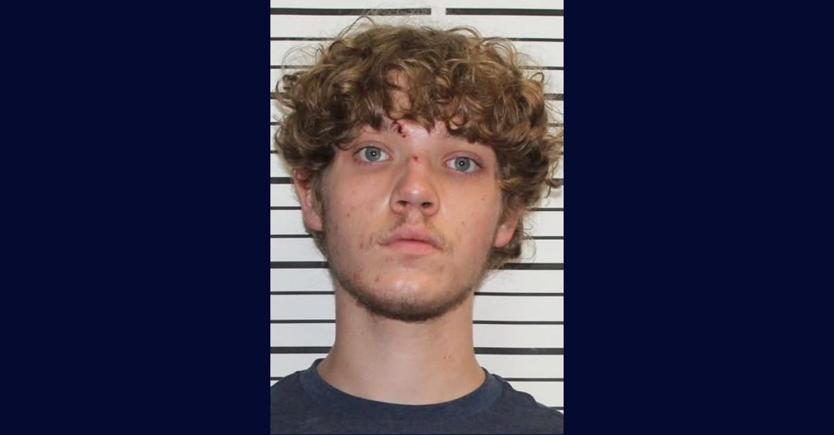 Boyfriend tells pregnant girlfriend he wants 'to kill the baby' before blasting her with .380, punching her repeatedly in stomach: Police